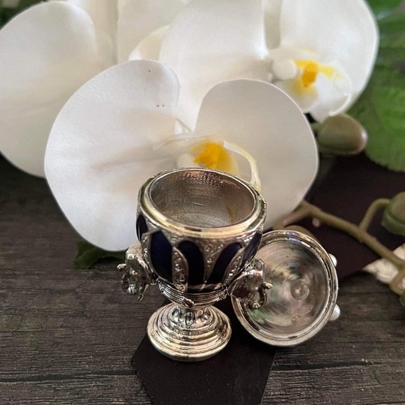 ANTIQUE TRINKET EGG - Picture 2 of 5